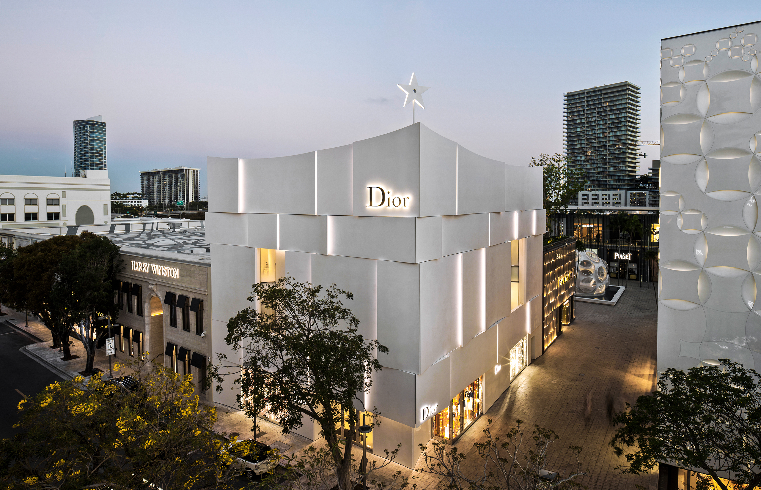 Dior Miami Boutique - Facade Lighting - Metis Lighting