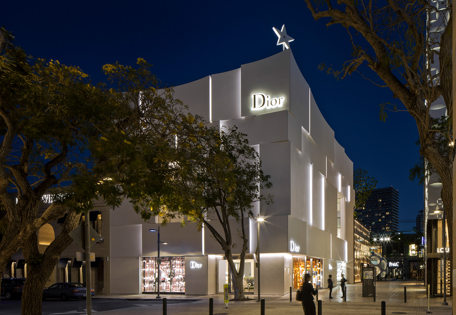 Dior Miami Boutique - Facade Lighting - Metis Lighting