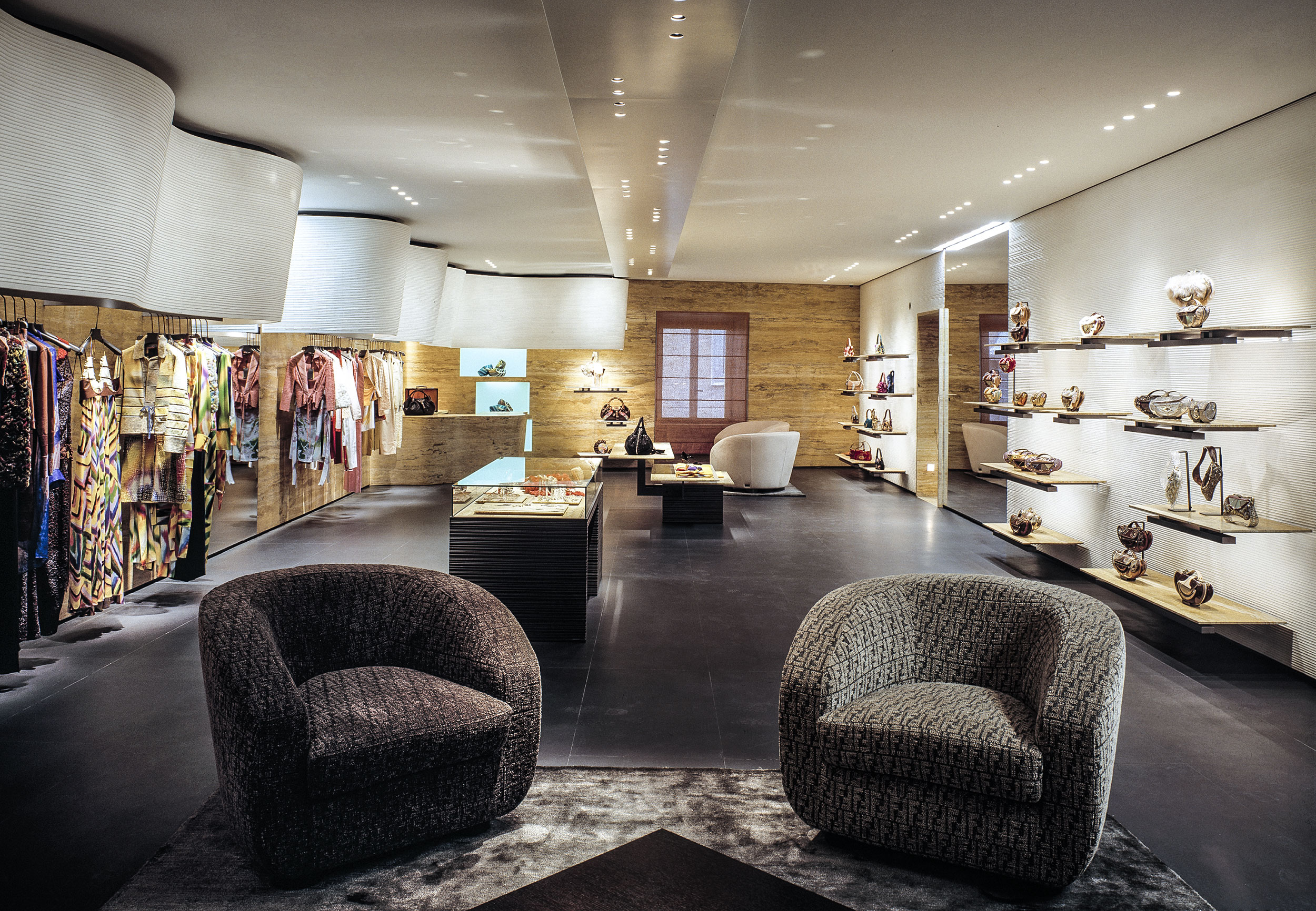 FENDI OPENS ITS BIGGEST FLAGSHIP STORE IN ROME - Magazine Horse