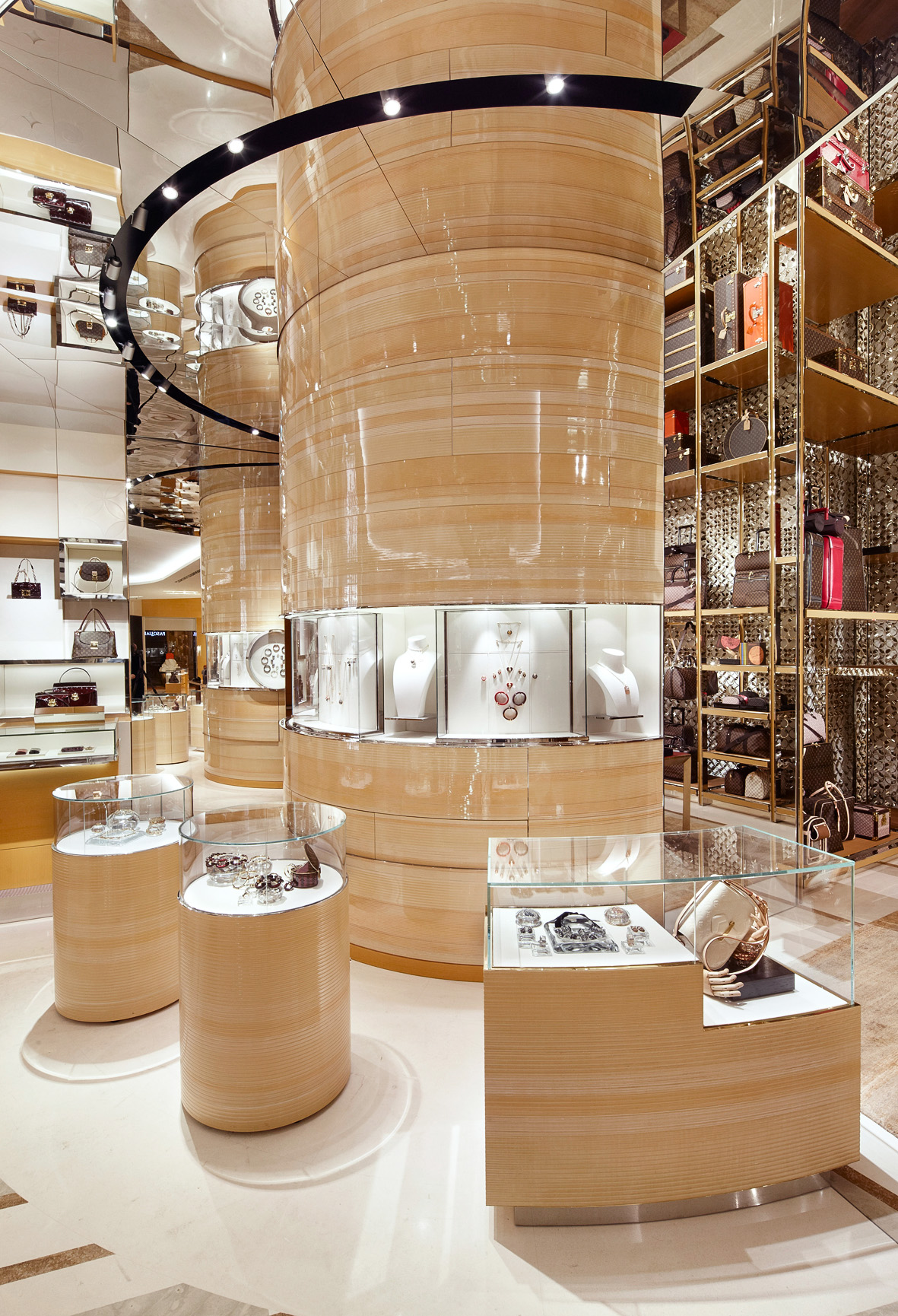 Maison Louis Vuitton Vendôme Luxurious shopping and design museum